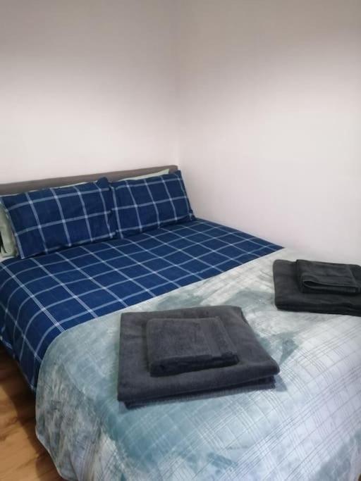 Апартаменты Stylish One Bed Flat With Private Parking Абердин Экстерьер фото